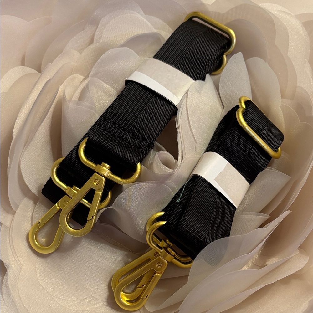 Fawny Pack Nylon Straps (2). Long and short, adjustable.